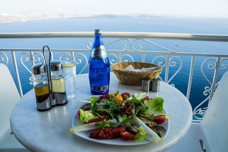 retaurant, dining, table-411940.jpg